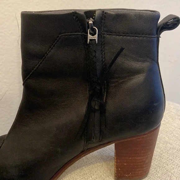 Black Tom’s Bootie Heels - Picture 4 of 5